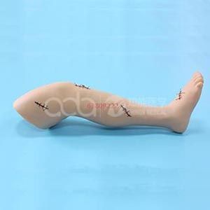 Модель для обучения хирургическому швованию ног в старшем возрасте